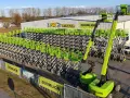 Duże zapasy podnośników nożycowych i przegubowych marki Zoomlion. Sprawdź, ile kosztuje godzina pracy zwyżki.