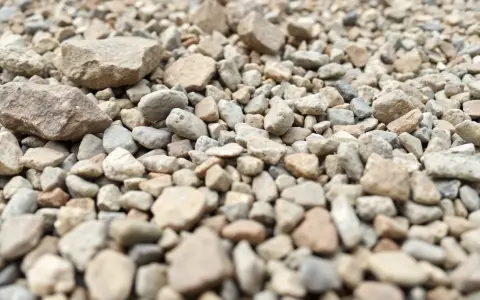 Ile kosztuje tona kruszywa? Ceny i czynniki wpływające na koszty