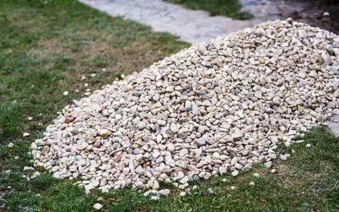 Kruszywo z recyklingu – co to jest i dlaczego warto je stosować?
