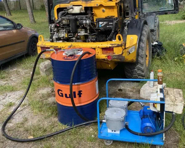 Jak sprawdzić poziom oleju hydraulicznego w koparce, aby uniknąć uszkodzeń