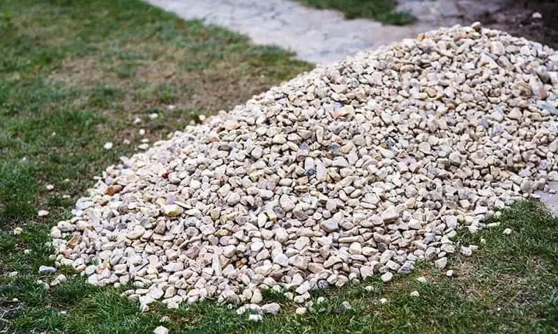 Kruszywo z recyklingu – co to jest i dlaczego warto je stosować?
