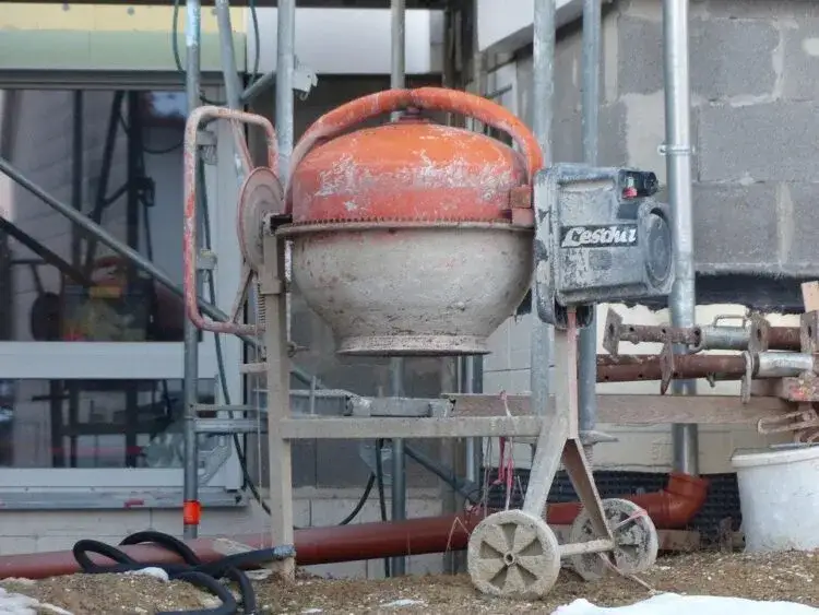 Zdjęcie Jak mieszać beton w betoniarce, aby uzyskać idealną mieszankę?