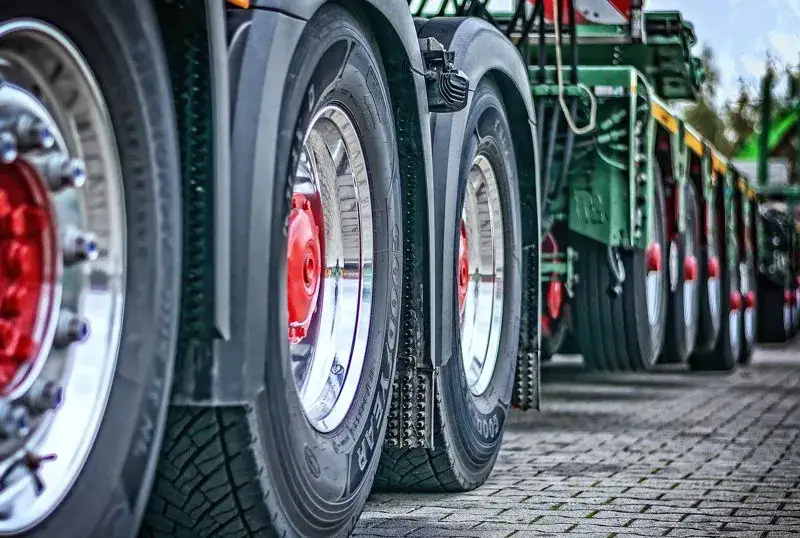 Zdjęcie Ile kosztuje transport kruszywa? Poznaj ukryte koszty i czynniki wpływające na ceny