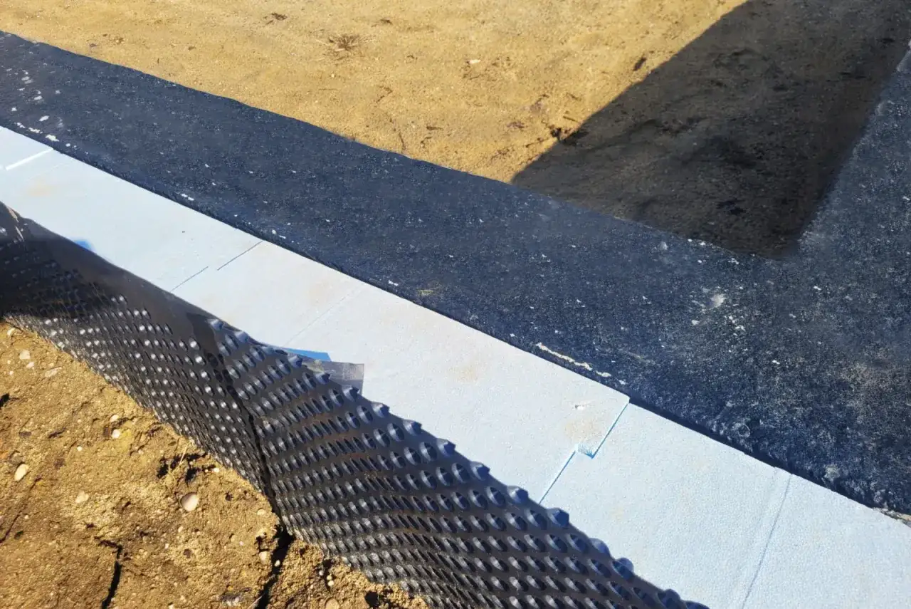 Zdjęcie Jaka grubość styropianu na fundament? Kluczowe informacje i porady